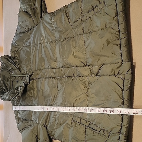 Madewell, Size XS Travel Buddy Packable Puffer Jacket, Olive Green, Like New! - Picture 7 of 14